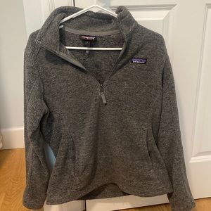 Women Patagonia pullover fleece! Size M